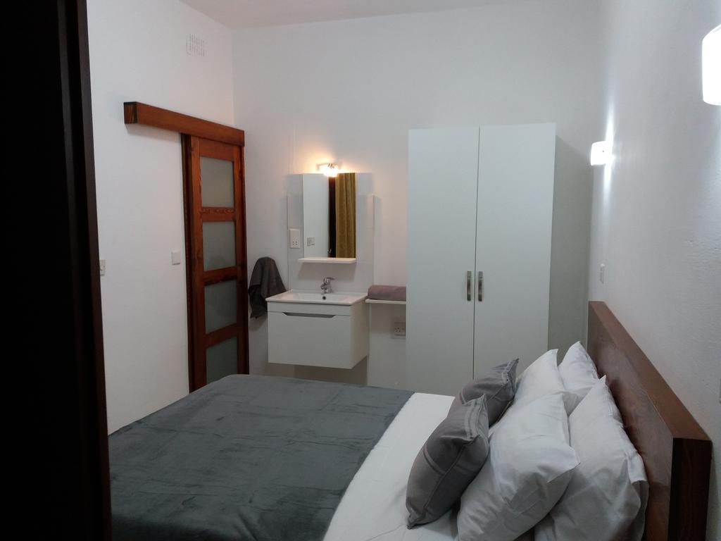 Beachfront Deluxe Apartment Marsalforn Exterior photo
